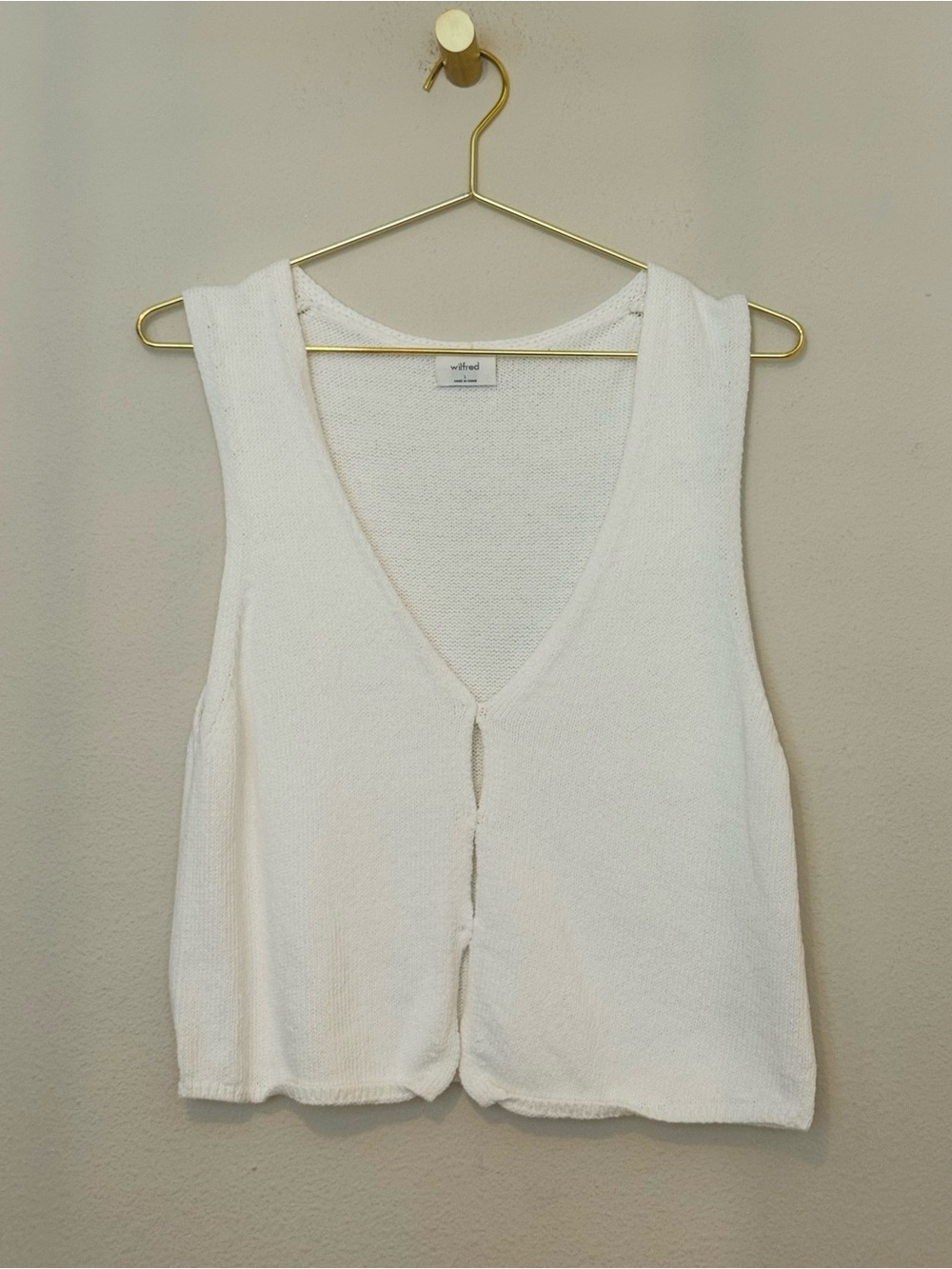 Aritzia Wilfred Soft Cream Knit V-Neck Button-Front Tank
